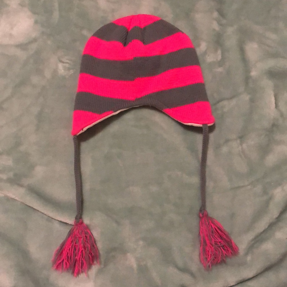 2 Stocking Caps - Picture 3 of 6